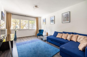 Bright & Contemporary 2BD Apartment